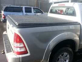 Ute Tonneau Cover with no drilling of tub required