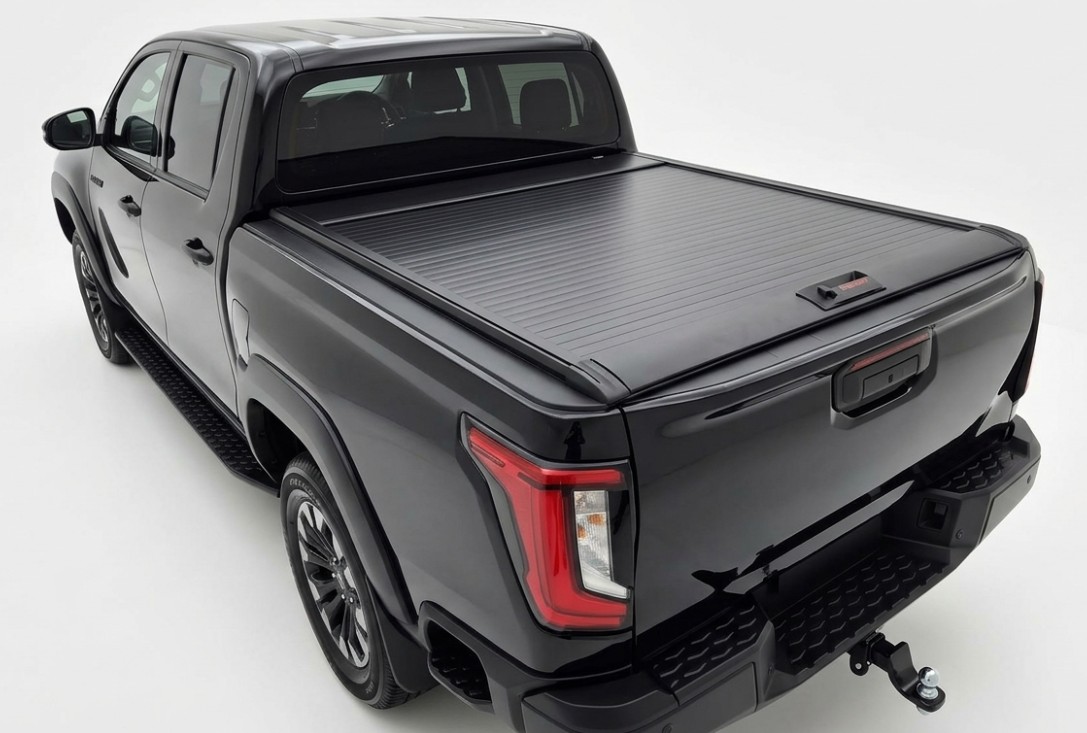 Toyota Hilux Rolling Lid Tonneau Cover