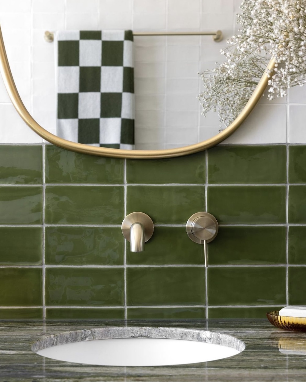 Builders World project &mdash; kitchen bathroom laundry Gold Coast